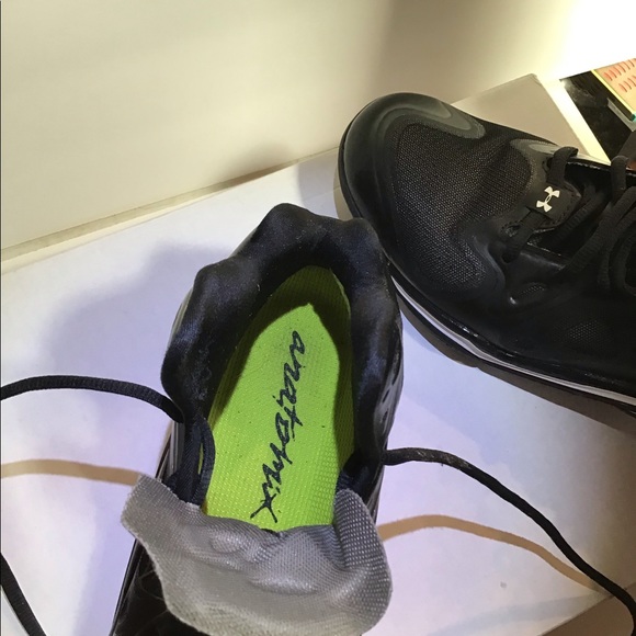 Under Armor athletic shoes! - Picture 3 of 4
